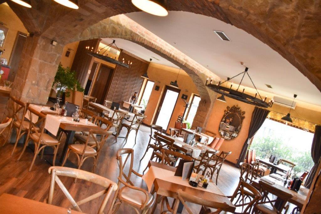 Garni Hotel Chicha - Winery Skrbic Belgrad Exteriör bild
