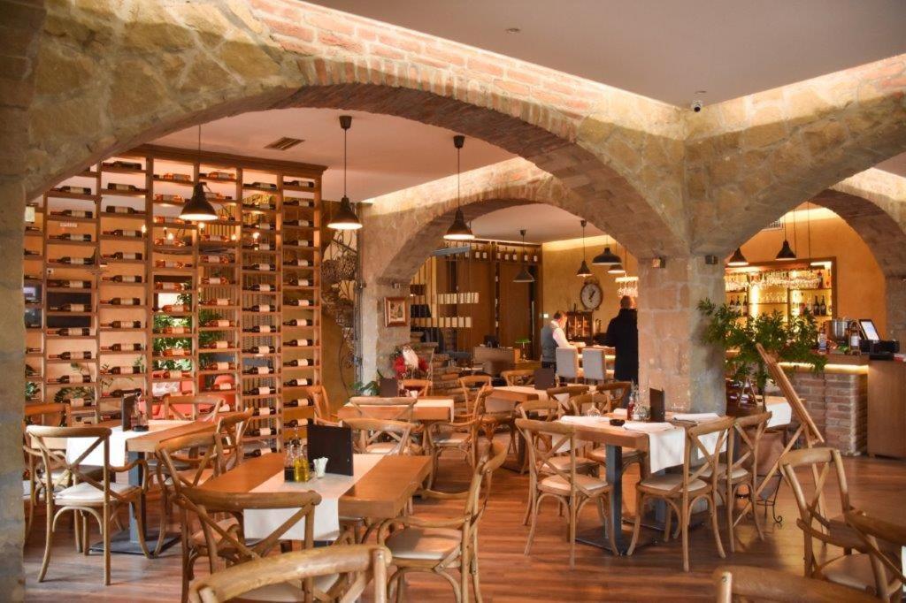 Garni Hotel Chicha - Winery Skrbic Belgrad Exteriör bild
