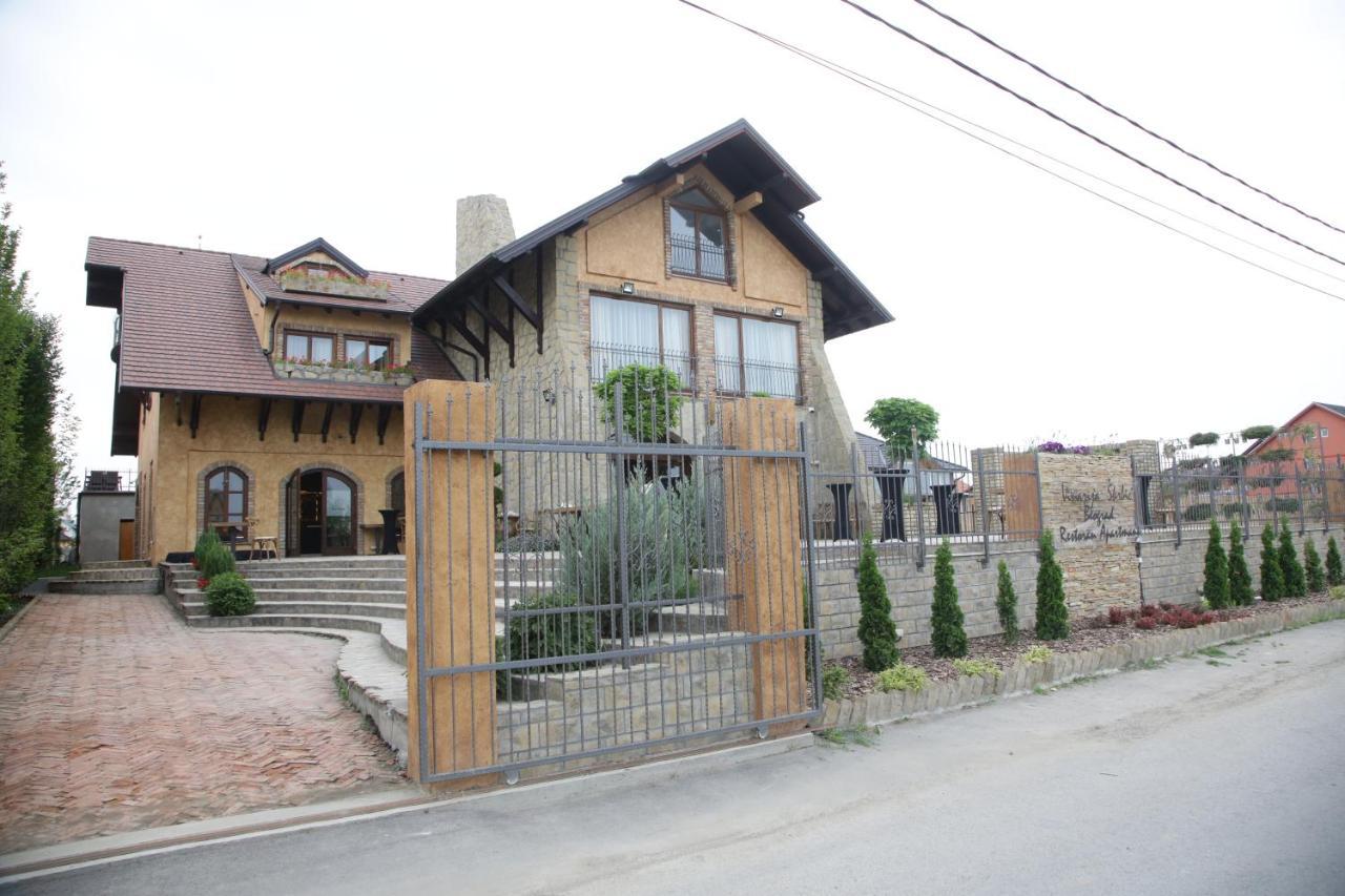 Garni Hotel Chicha - Winery Skrbic Belgrad Exteriör bild