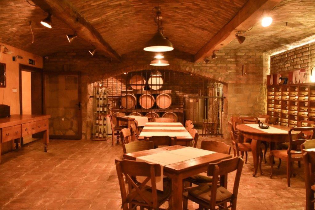 Garni Hotel Chicha - Winery Skrbic Belgrad Exteriör bild