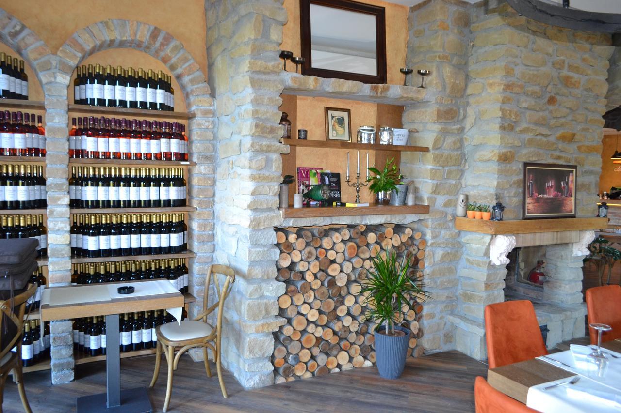 Garni Hotel Chicha - Winery Skrbic Belgrad Exteriör bild