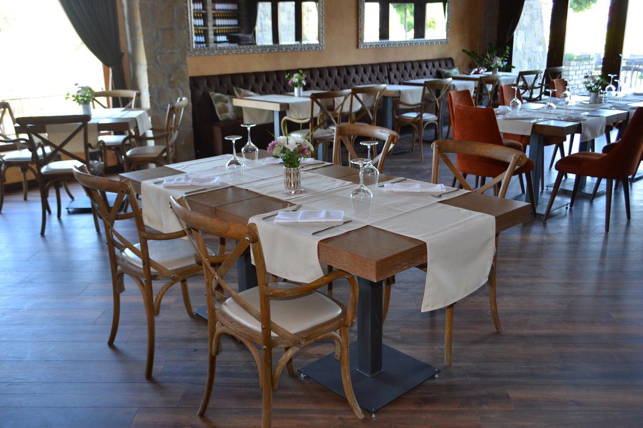 Garni Hotel Chicha - Winery Skrbic Belgrad Exteriör bild